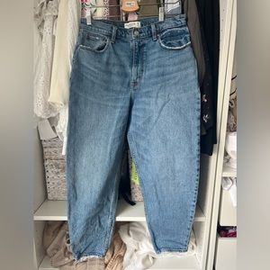 Abercrombie & Fitch “The 80’s Mom Jean Ultra High Rise”